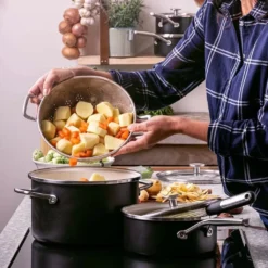 KitchenAid Kochtopf Steel Core Enamel Matt Schwarz - ø 20 Cm / 3,7 Liter -Küchenbedarf Geschäft 00a384796c0486865860686b91488840