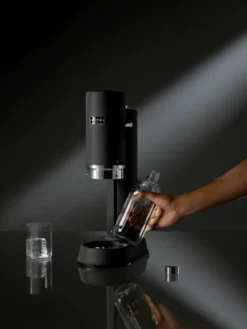 AARKE Wassersprudler Carbonator Pro Mattte Black Schwarz Glasflasche Edelstahl 20 AARKE Wassersprudler Carbonator Pro Mattte Black Schwarz Glasflasche Edelstahl -Küchenbedarf Geschäft 200c1bab93e95671ae7b0a55847a4f68