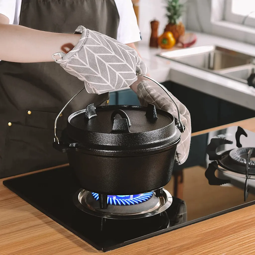 Velaze Topf-Sets, Feuertopf Aus Gusseisen Mit Füßen & Deckel, Topf Mit Henkel, Gusstopf Mit Deckelheber, Bräter Für Camping, Garten, 3.5L/1L 5 Velaze Topf-Sets, Feuertopf Aus Gusseisen Mit Füßen & Deckel, Topf Mit Henkel, Gusstopf Mit Deckelheber, Bräter Für Camping, Garten, 3.5L/1L – Bild 3