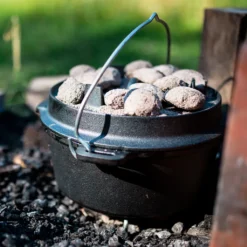 BBQ-Toro Dutch Oven "My Blackpot", 9,0 L Sonderedition Inkl. Holzkiste, Gusstopf -Küchenbedarf Geschäft 3080ff5cd40aad9f4d9ce7a76847ba1d