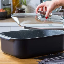 Food Appeal Black Marble Kasserolle, Kochtopf, Röster Mit Aromatischem Glasdeckel, Anti-haft Beschichtung | Schwarzes Marmor Design | Für Gasherd, Induktionsherd, Keramikherd Und Elektroherd 12 Food Appeal Black Marble Kasserolle, Kochtopf, Röster Mit Aromatischem Glasdeckel, Anti-haft Beschichtung | Schwarzes Marmor Design | Für Gasherd, Induktionsherd, Keramikherd Und Elektroherd -Küchenbedarf Geschäft 3ee66f2b6b9a9f61b34e6faf8bdcd30a