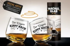 Gilde Wackelglas 2er-Set "Der Klügere Kippt Nach" Designgläser 27cl 8,8cm -Küchenbedarf Geschäft 4a24f7aa132dee497d00b237132e673a
