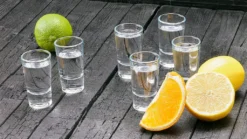 SCHLOSSEREI BAYERWALD Schnapsgläser Set 6 Stück Je 28 Ml - Shotgläser Wodka Schnaps Tequila Grappa - Transparent 7 Cm Höhe -Küchenbedarf Geschäft 4d4af5897bc9c271376842474812dc0f