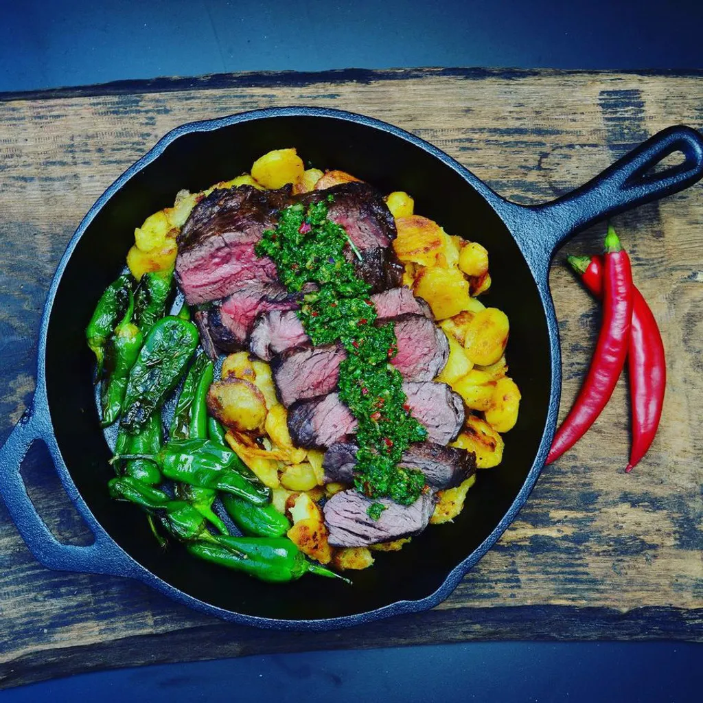 BBQ-Toro Gusseisenpfanne | Ø 24 Cm | Preseasoned | Gusseisen-Pfanne Mit Zwei Ausgießer, Stielpfanne 5 BBQ-Toro Gusseisenpfanne | Ø 24 Cm | Preseasoned | Gusseisen-Pfanne Mit Zwei Ausgießer, Stielpfanne – Bild 3