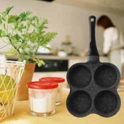 4-Loch-Omelettpfanne,Burger Egg Ham Pancake Maker,Antihaftpfanne -Küchenbedarf Geschäft 63f5dadeae3f1af21f46f4f6062cda16