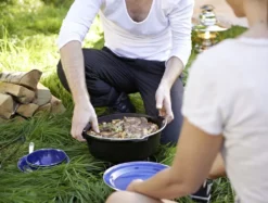 Petromax Feuertopf Dutch Oven Set Pflegepaste Deckelheber FT6 Planer Boden 29 Petromax Feuertopf Dutch Oven Set Pflegepaste Deckelheber FT6 Planer Boden -Küchenbedarf Geschäft 66d9c0974ab9e6ca07a2879d447d5664