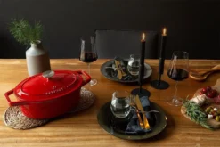 Daumonet Gusseisen-Bräter - Oval Ø 29 Cm - Kirschrot -Küchenbedarf Geschäft 8cebef77d3432fc96cd4e1c4942ed86d