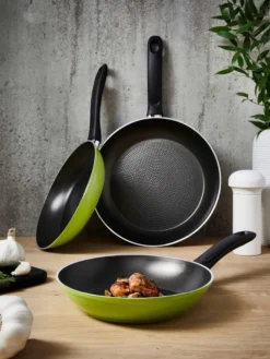 GSW Pfannen-Set Nova 3-tlg. Grün, Aluminium, Kunststoff, Bratpfanne ø Ca. 20 X H 4,2cm / ø Ca. 24 X H 4,4cm / ø Ca. 28 X H 4,8cm 15 GSW Pfannen-Set Nova 3-tlg. Grün, Aluminium, Kunststoff, Bratpfanne ø Ca. 20 X H 4,2cm / ø Ca. 24 X H 4,4cm / ø Ca. 28 X H 4,8cm -Küchenbedarf Geschäft 8f5ea3397e0a1883b47edc96b49321b5