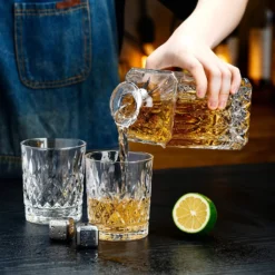 Amisglass Whiskey Karaffe Mit 2 Gläsern, Whiskey Set, 3-teilig, Whisky Dekanter 700ml Und Whisky Gläser 300ml 2 Stück, Kristallgläser & Longdrinkgläser -Küchenbedarf Geschäft 9000a421021c5b8d73cdc442948d944c