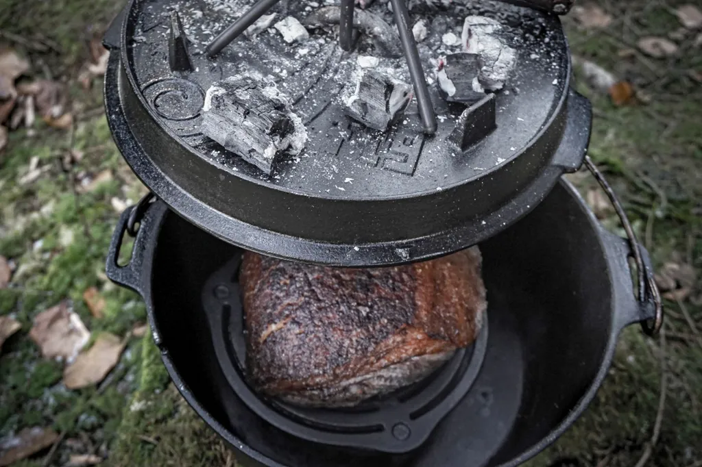 Petromax Feuertopf Dutch Oven Set Pflegepaste Deckelheber FT6 Planer Boden 10 Petromax Feuertopf Dutch Oven Set Pflegepaste Deckelheber FT6 Planer Boden – Bild 8