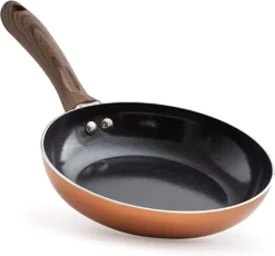 Nuovva Kupfer Bratpfanne - Keramische Antihaftbeschichtung - Holzgriff Bratpfanne - Ø 24 Cm Induktion - PTFE-frei