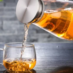 1500ml Wasserkaraffe Wasserkrug Karaffe Glaskrug Glaskaraffe Mit Edelstahl Filter Glas Kaltwasserkocher Karaffen -Küchenbedarf Geschäft ce20266544548f481b81e1c77c3d053a