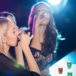 Relaxdays Tic Tac Toe Trinkspiel XL -Küchenbedarf Geschäft d36563ff6f226b0c5911e902414cd3ad