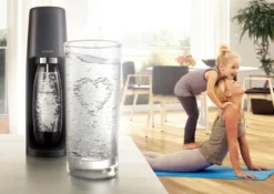 Sodastream Wassersprudler EASY Incl. PET-Flasche 1 L Und 1 Co²-Kohlensäurezylinder, Schwarz -Küchenbedarf Geschäft fd345977be3e1621b318a19aecc0ccfc